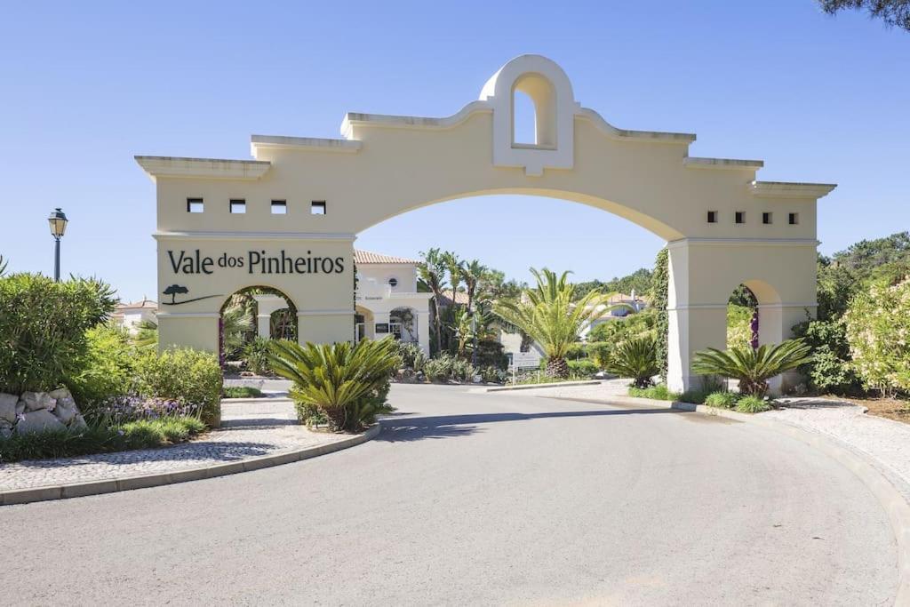 Moradia Geminada Com 2 Quartos Quinta Do Lago Exterior photo